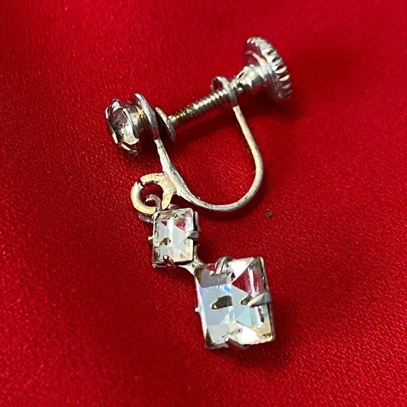 Vintage Screw Back Earrings - Picture 2 of 7